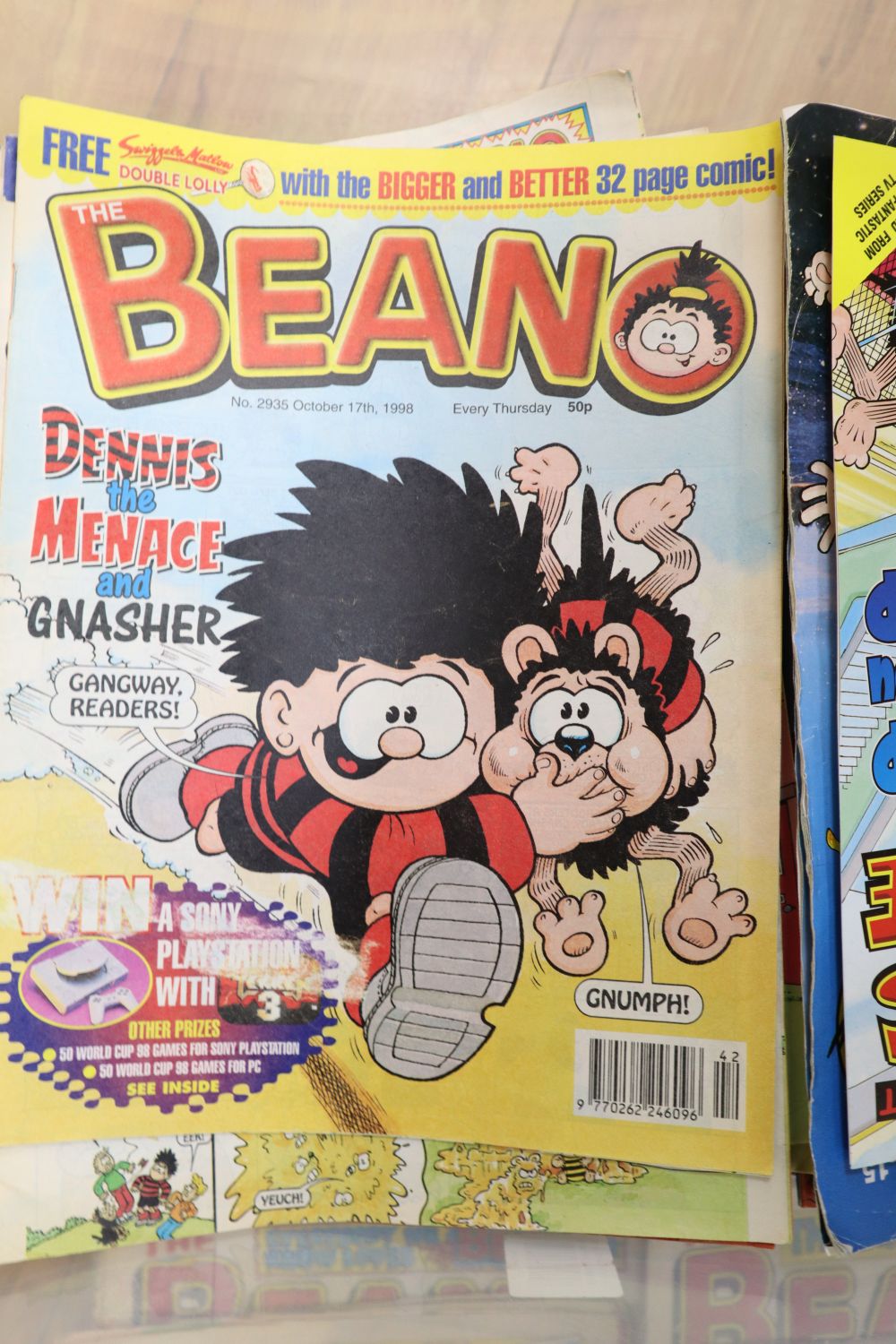 A quantity of Beano comics